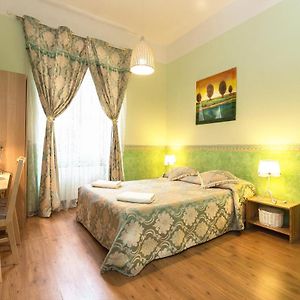 Holiday Sunny Roma B&B